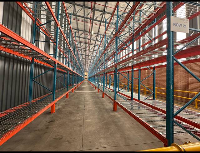 14,590M² WAREHOUSE TO LET IN NORTH RIDING